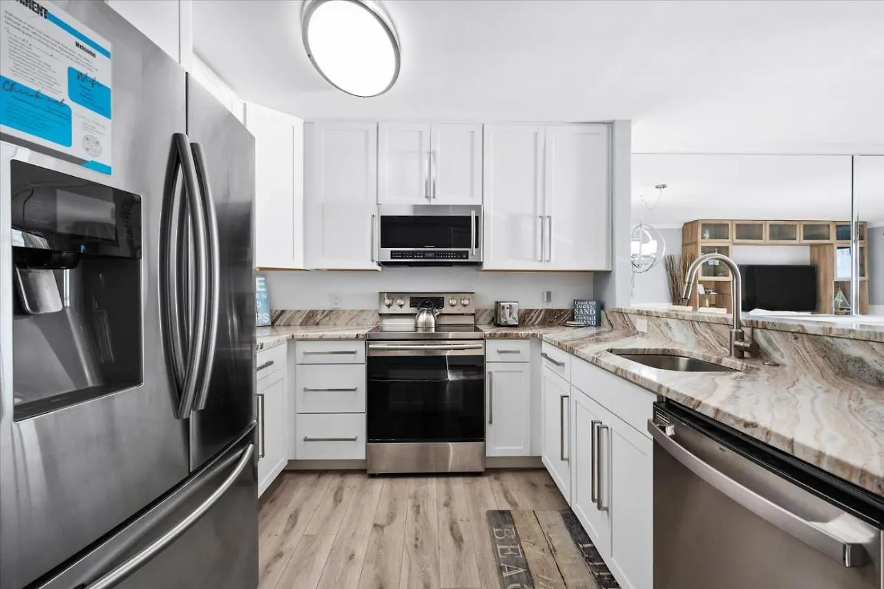Holiday home Oceanfront 2 Bedroom Modern Beach Condo W Pool Ocean City